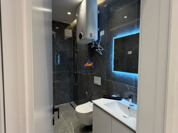 Tirane, jepet me qera apartament 1+1+Ballkon Kati 6, 68 m² 780 € 