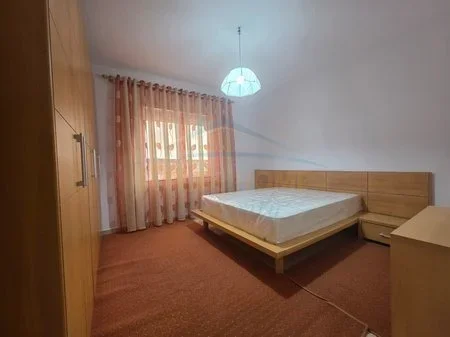 Tirane, jepet me qera shtepi 2+1+Aneks+Ballkon Kati 1, 100 m² 500 € (afer venue club)