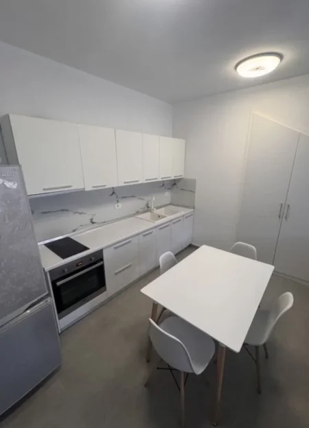 Tirane, jepet me qera apartament 2+1 , 77 m² 700 € 