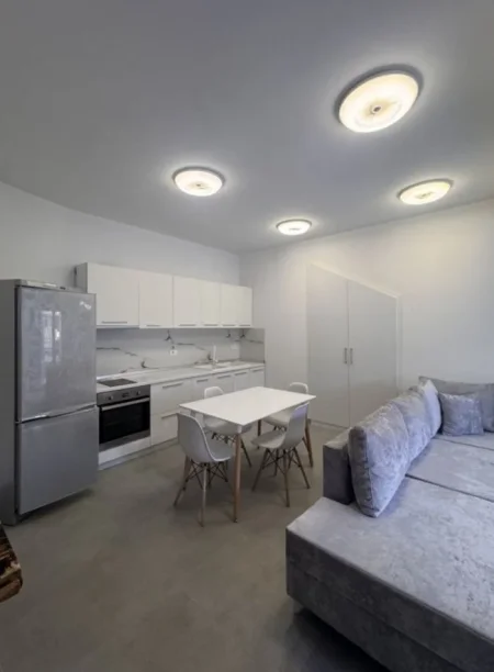 Tirane, jepet me qera apartament 2+1 , 77 m² 700 € 