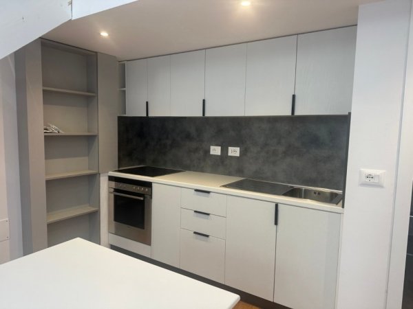 Tirane, shitet apartament duplex 2+1 Kati 1, 102 m² 140.000 € (QTU)