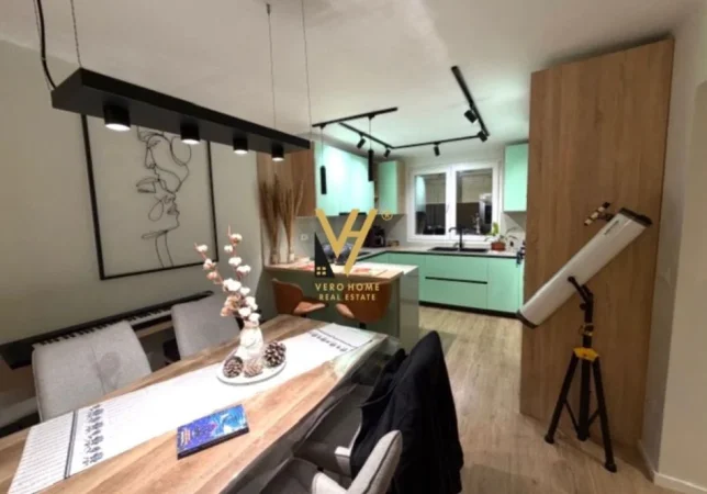 Tirane, jepet me qera apartament 1+1+Ballkon Kati 1, 64 m² 750 € (MYSLYM SHYRI)