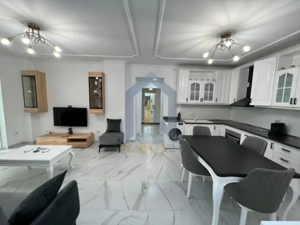 Tirane, jap me qera apartament 2+1+Ballkon Kati 4, 1.200 € (Apartament 2+1 me qira tek "Sheshi Willson")