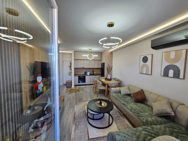 Tirane, jepet me qera apartament 2+1+Ballkon Kati 6, 96 m² 650 € (GOLDEN PARK 3)