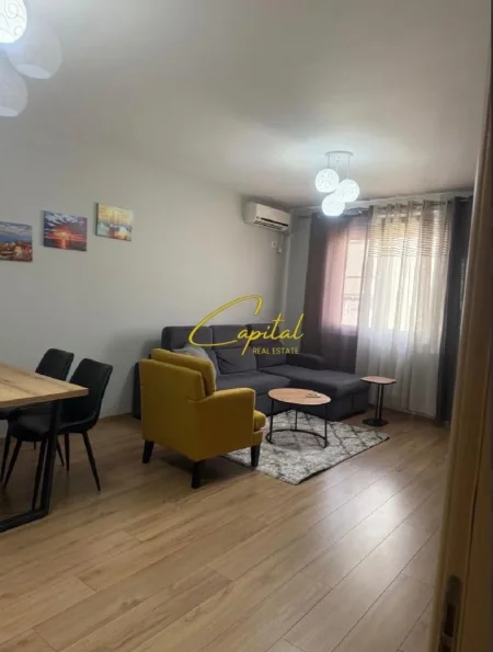 Tirane, jepet me qera apartament 1+1 Kati 7, 75 m² 600 € (21 DHJETORI)