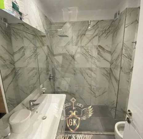 Durres, jepet me qera apartament 1+1+Ballkon Kati 3, 600 € (WHITE HILL)