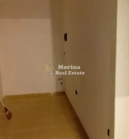 Tirane, jepet me qera ambjent biznesi Kati 0, 30 m² 400 € (21 Dhjetori)