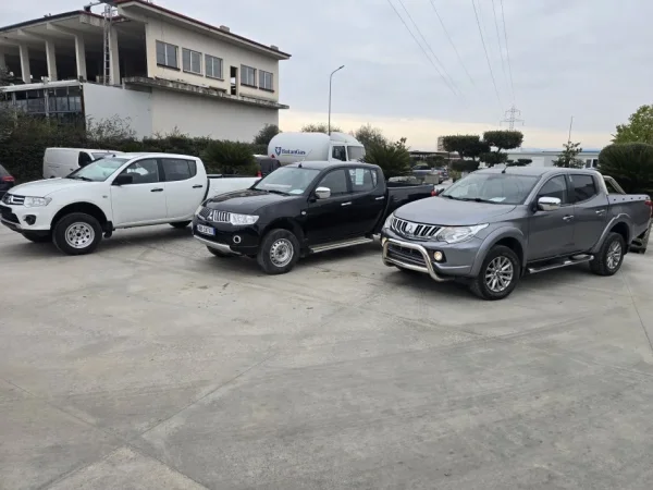 3 Mitsubishi L 200 2,5 DIO 4x4 Klima Gjermania Manual Viti 2012