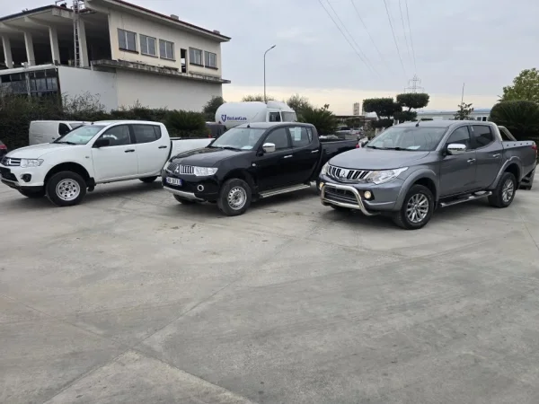 3 Mitsubishi L 200 2,5 DIO 4x4 Klima Gjermania Manual Viti 2012