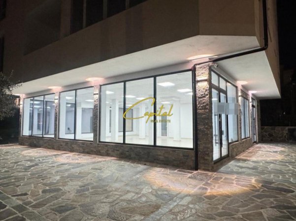 Tirane, jepet me qera ambjent biznesi Kati 0, 125 m² 1.500 € (KODRA E PRIFTIT)