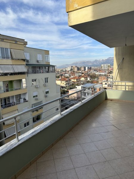 Tirane, jepet me qera apartament 1+1 Kati 6, 75 m² 400 € (Vila L Astir mbrapa Bar Sorriso)