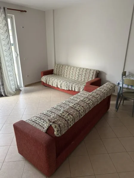 Tirane, jepet me qera apartament 1+1 Kati 6, 75 m² 400 € (Vila L Astir mbrapa Bar Sorriso)