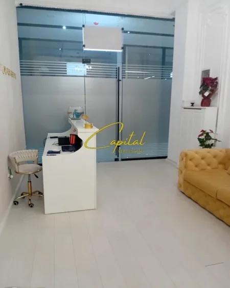 Tirane, jepet me qera dyqan Kati 2, 80 m² 1.100 € (TIRANA GARDEN BUILDING)