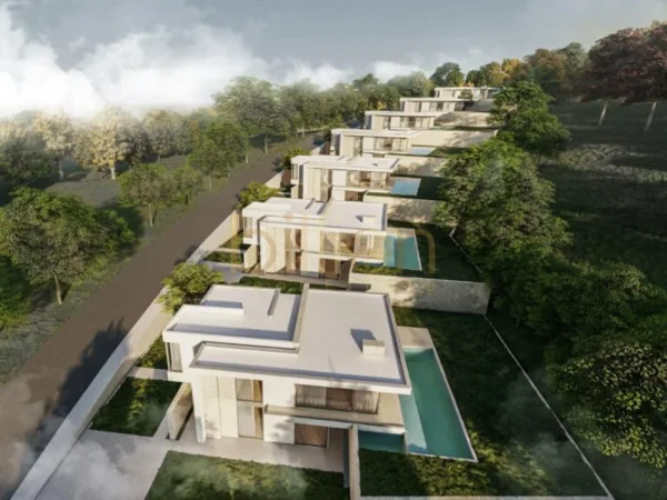 Tirane, shitet Vile 2 Katshe , 315 m² (Farke)