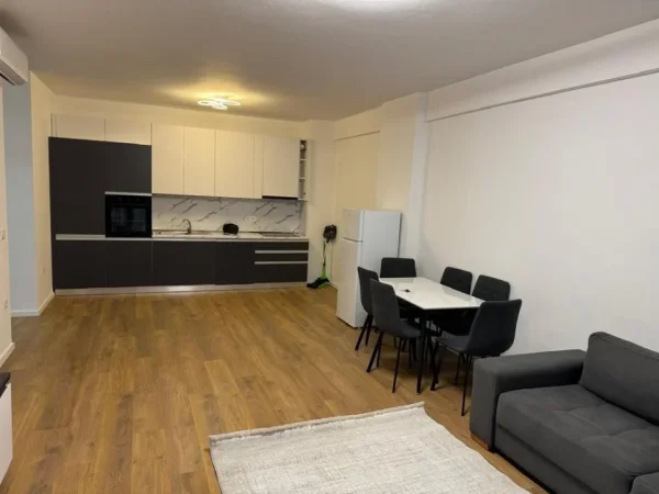 Tirane, jepet me qera apartament 2+1 Kati 2, 111 m² 700 € 
