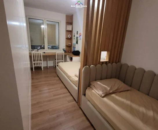 jepet me qera apartament 2+1 Kati 3, 90 m² 620 € (Fusha e Aviacionit)