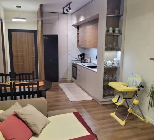 Tirane, jepet me qera apartament 2+1 Kati 3, 90 m² 600 € (FUSHA E AVIACIONIT)