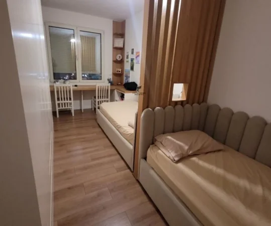 Tirane, jepet me qera apartament 2+1 Kati 3, 90 m² 600 € (FUSHA E AVIACIONIT)