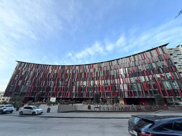 Tirane, shitet ambjent biznesi Kati 0, 300 m² 3.000.000 € 