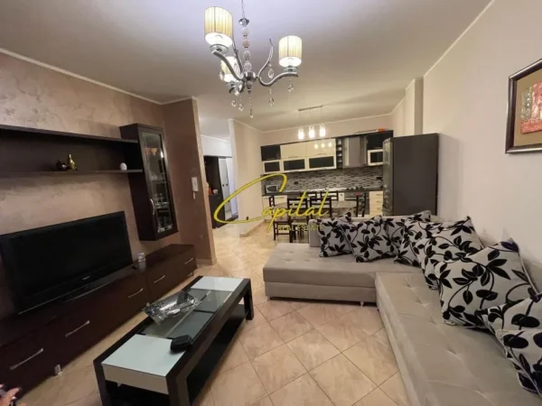 Tirane, jepet me qera apartament 2+1 Kati 6, 120 m² 700 € (PAZARI I RI)