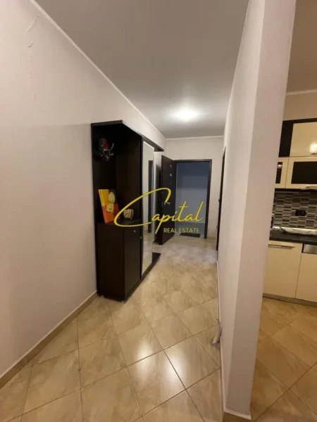 Tirane, jepet me qera apartament 2+1 Kati 6, 120 m² 700 € (PAZARI I RI)