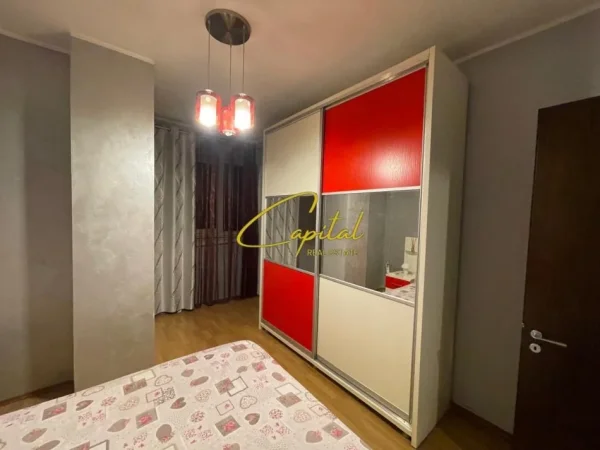 Tirane, jepet me qera apartament 2+1 Kati 6, 120 m² 700 € (PAZARI I RI)