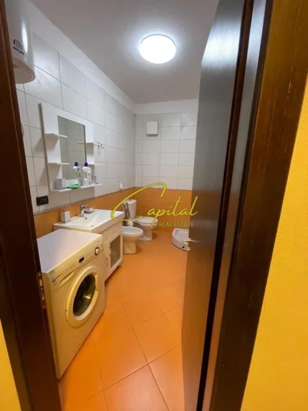 Tirane, jepet me qera apartament 2+1 Kati 6, 120 m² 700 € (PAZARI I RI)