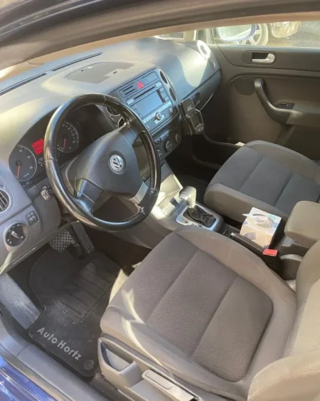 Tirane, shitet makine Golf Nafte, blu e errët automatik Kondicioner 240.000 km 4.500 €