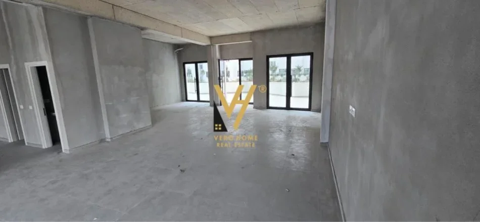 Tirane, jepet me qera ambjent biznesi Kati 2, 125 m² 1.300 € (ASTIR)