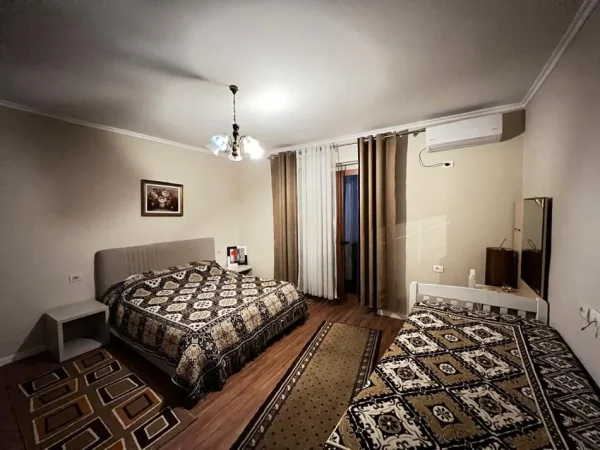 Tirane, jepet me qera apartament 2+1 Kati 2, 90 m² 650 € (rruga fortuzi)