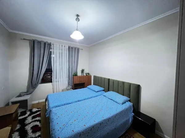 Tirane, jepet me qera apartament 2+1 Kati 2, 90 m² 650 € (rruga fortuzi)