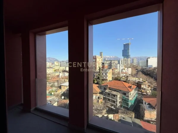 Tirane, jepet me qera zyre Kati 6, 90 m² 750 € (Rruga e Kavajes)