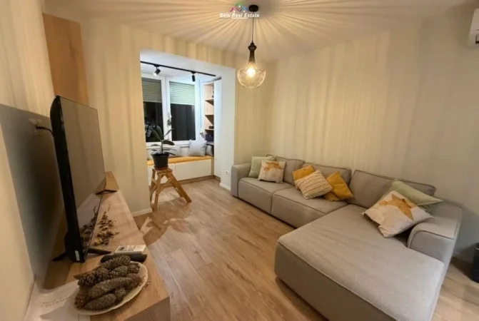 Tirane, jepet me qera apartament 1+1 Kati 2, 64 m² 750 € (Rruga Myslym Shyri)