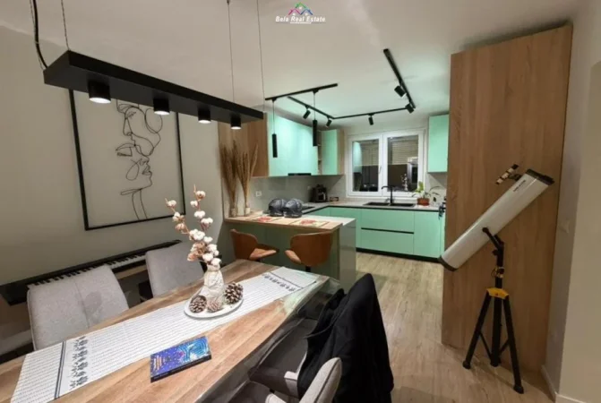 Tirane, jepet me qera apartament 1+1 Kati 2, 64 m² 750 € (Rruga Myslym Shyri)