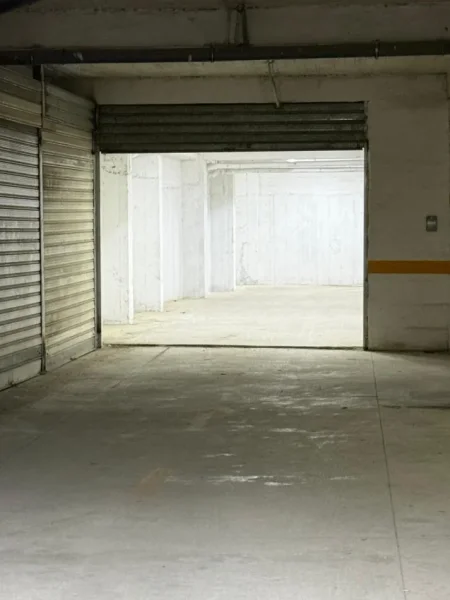 Tirane, shitet magazine Kati -1, 394 m² 230.000 € (KOMBINAT)