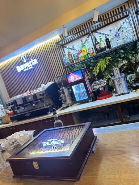 Tirane, shes bar-kafe Kati 0, 200 m² (Rruga pjeter budi)