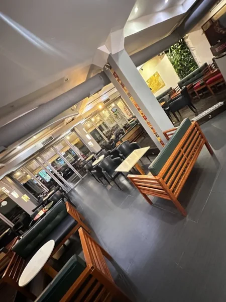 Tirane, shes bar-kafe Kati 0, 200 m² (Rruga pjeter budi)