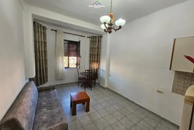 Tirane, jepet me qera apartament 1+1 Kati 3, 65 m² 620 € (Bulevardi Bajram Curri)
