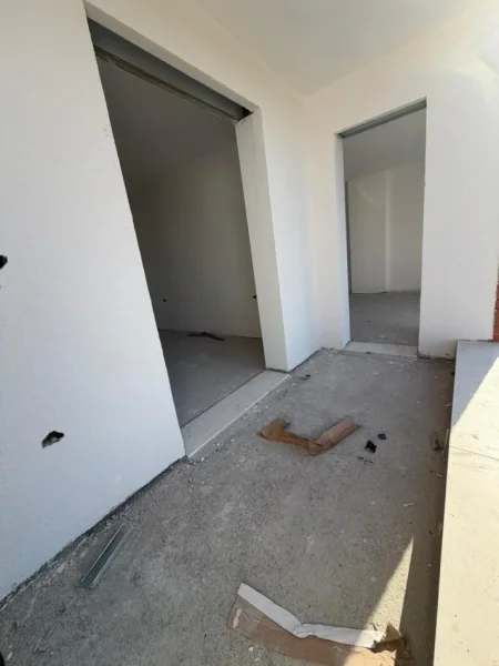 Tirane, shitet apartament 2+1+Ballkon , 102 m² 101.899 € (RingSide Residence, Paskuqan)