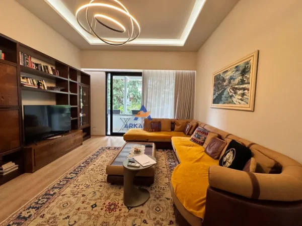 Tirane, shitet apartament 3+1+Ballkon Kati 1, 150 m² 300.000 € 