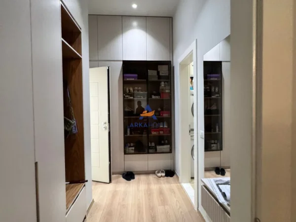 Tirane, shitet apartament 3+1+Ballkon Kati 1, 150 m² 300.000 € 
