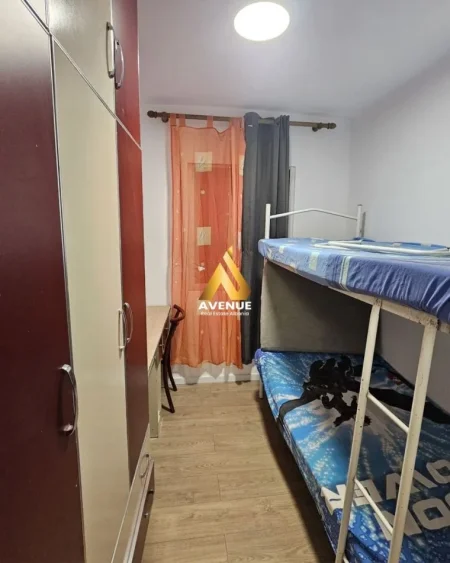 Tirane, jepet me qera 2+1 Kati 5, 70 m² 460 €