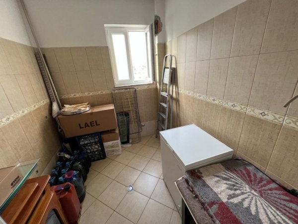 Tirane, shitet Vile 4+1 Kati 0, 613 m² 630.000 € (sauk)