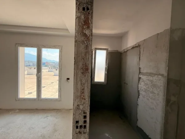Tirane, shes apartament 2+1 Kati 8, 397 m² 258.000 € (Ali Demi)
