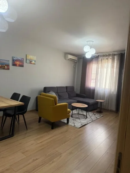 Tirane, jepet me qera apartament 1+1 Kati 7, 70 m² 600 € (21 DHJETORI)
