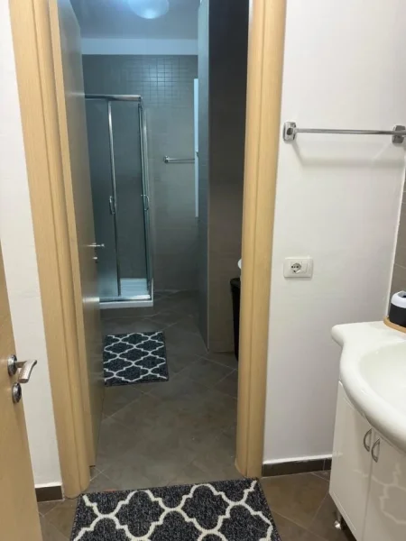 Tirane, jepet me qera apartament 1+1 Kati 7, 70 m² 600 € (21 DHJETORI)