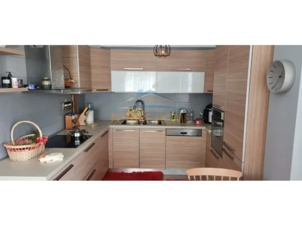 Tirane, shitet apartament 2+1+Ballkon Kati 7, 91 m² 220.000 € (KODRA E DIELLIT)