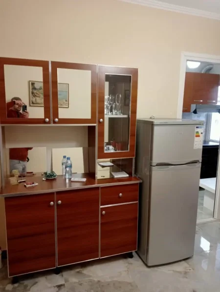 Tirane, jepet me qera apartament 1+1 Kati 5, 24 m² 400 € (Rruga Myslym Shyri)