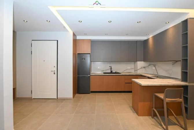 Tirane, jepet me qera apartament 2+1 Kati 6, 98 m² 1.300 € (Rruga e Kavajes)