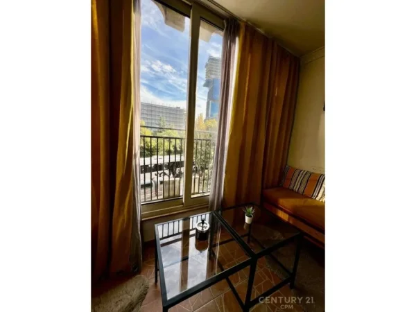 Tirane, jepet me qera apartament 1+1 Kati 3, 65 m² 700 € 